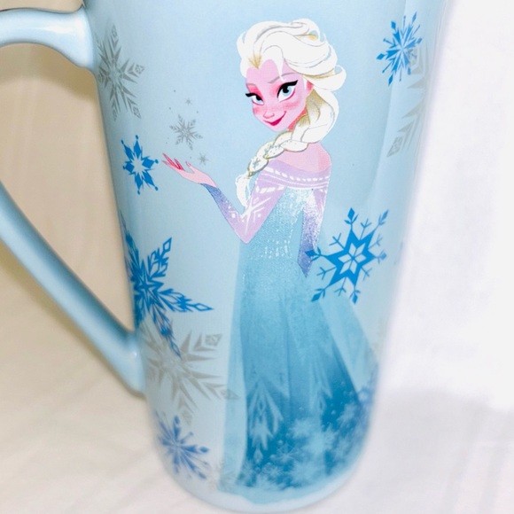 Disney Store Mug Elsa Frozen Snowflakes - Picture 2 of 4